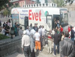 Hukukçuların Evet otobüsü Erzurum'da!..
